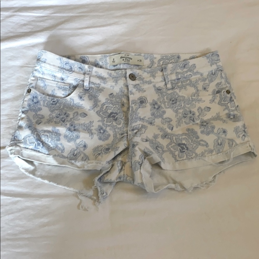 Denim flower print shorts
